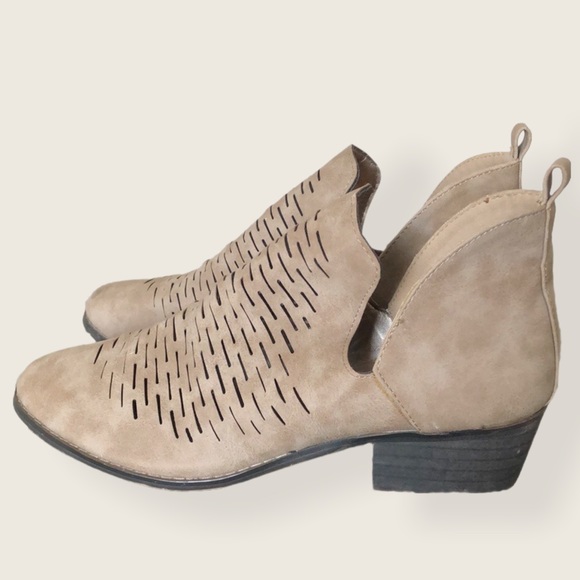 Rue21 Tan Ankle Boots - Picture 2 of 5